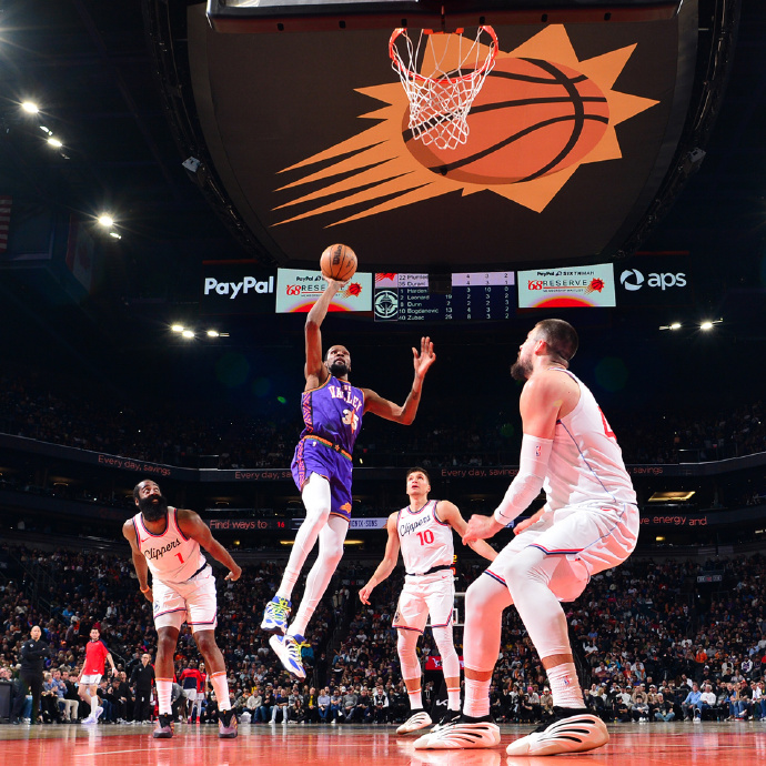 NBA常规赛冲刺阶段再迎强敌，洛杉矶快船单刀错失，主帅态度——媒体盛赞，球队文化再被提及的简单介绍