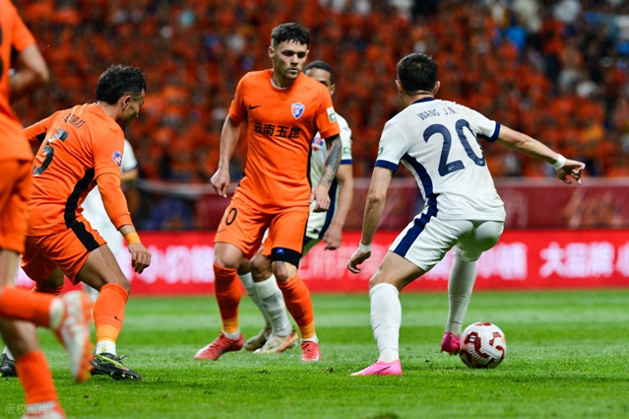 包含中超倒计时；罗马窗口期手感冰凉；细节引发关注；质疑声仍在；控场能力受关注的词条