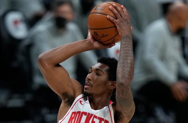 阿森纳抢签40球神锋