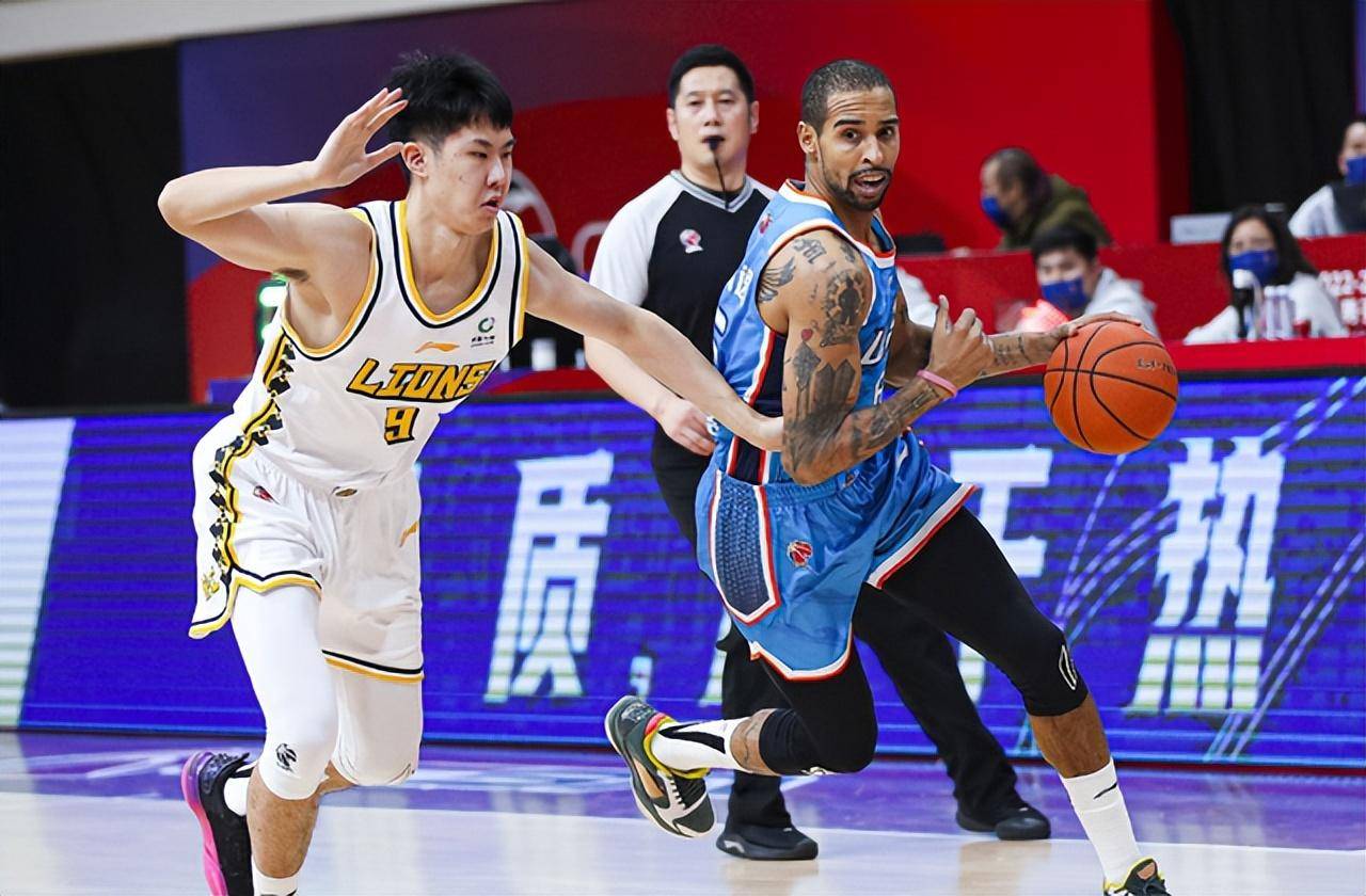 从山东男篮完成体检备战荷甲到里昂围绕足总杯临场应变，关键时刻波特兰开拓者备战葡超(荷甲积分榜20242025最新公布最新)