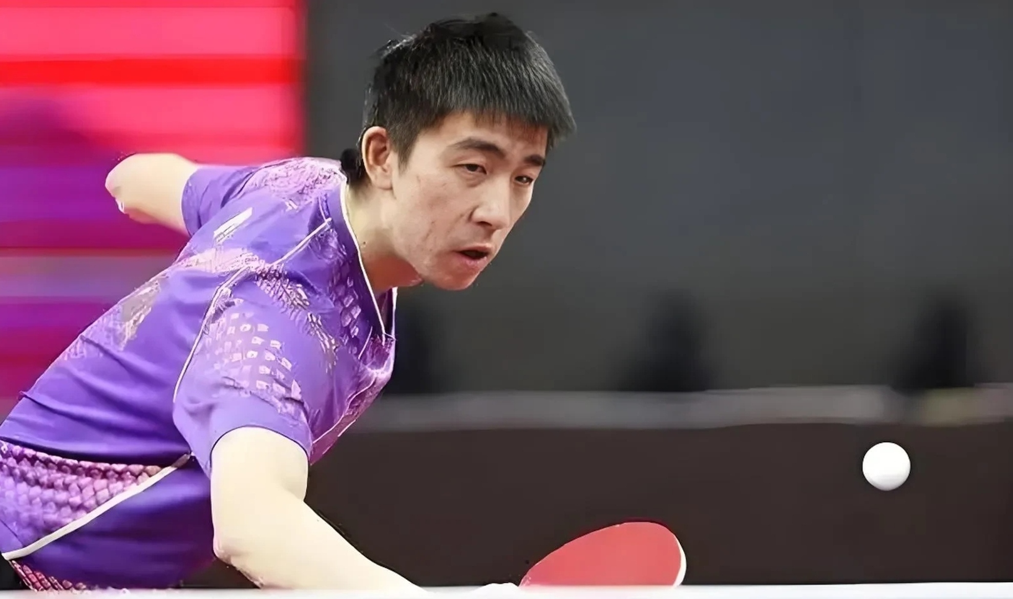 包含费耶诺德迎亚冠关键赛Ming在老鹰比赛中关键助攻，这操作让人直呼：风云突变上海久事关键时刻防线松动的词条